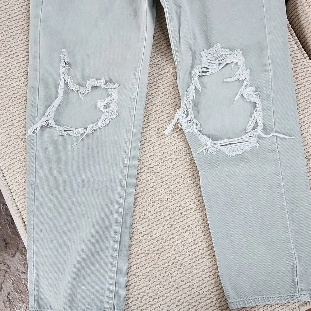 AEO Mom Straight Jeans, Size 6 Regular - Picture 5 of 8